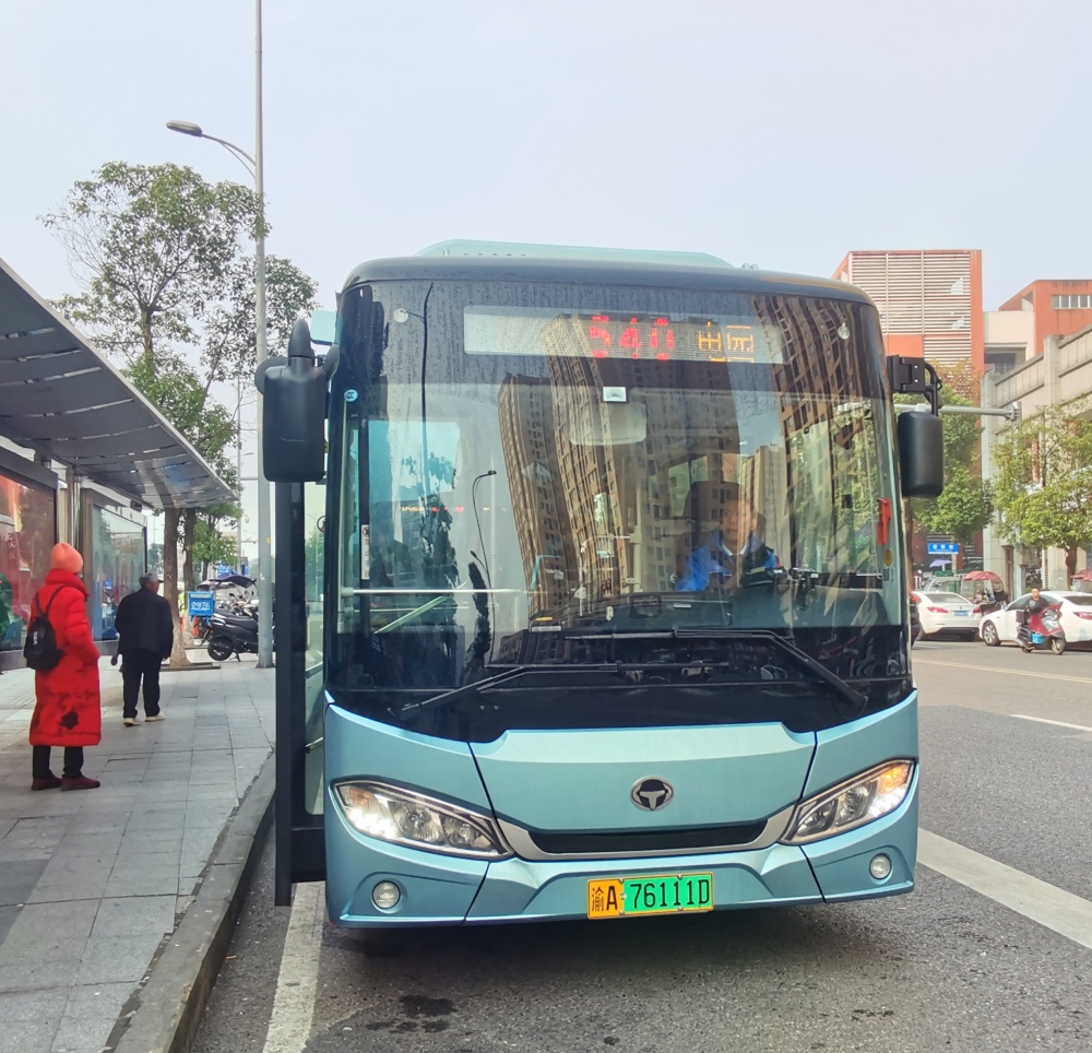 78台新能源公交车上路  市民出行更“绿色”
