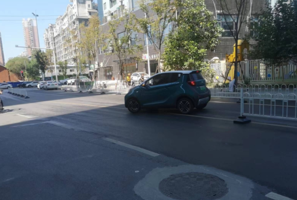 道路护栏口子怎么开更好？市民的建议获回应